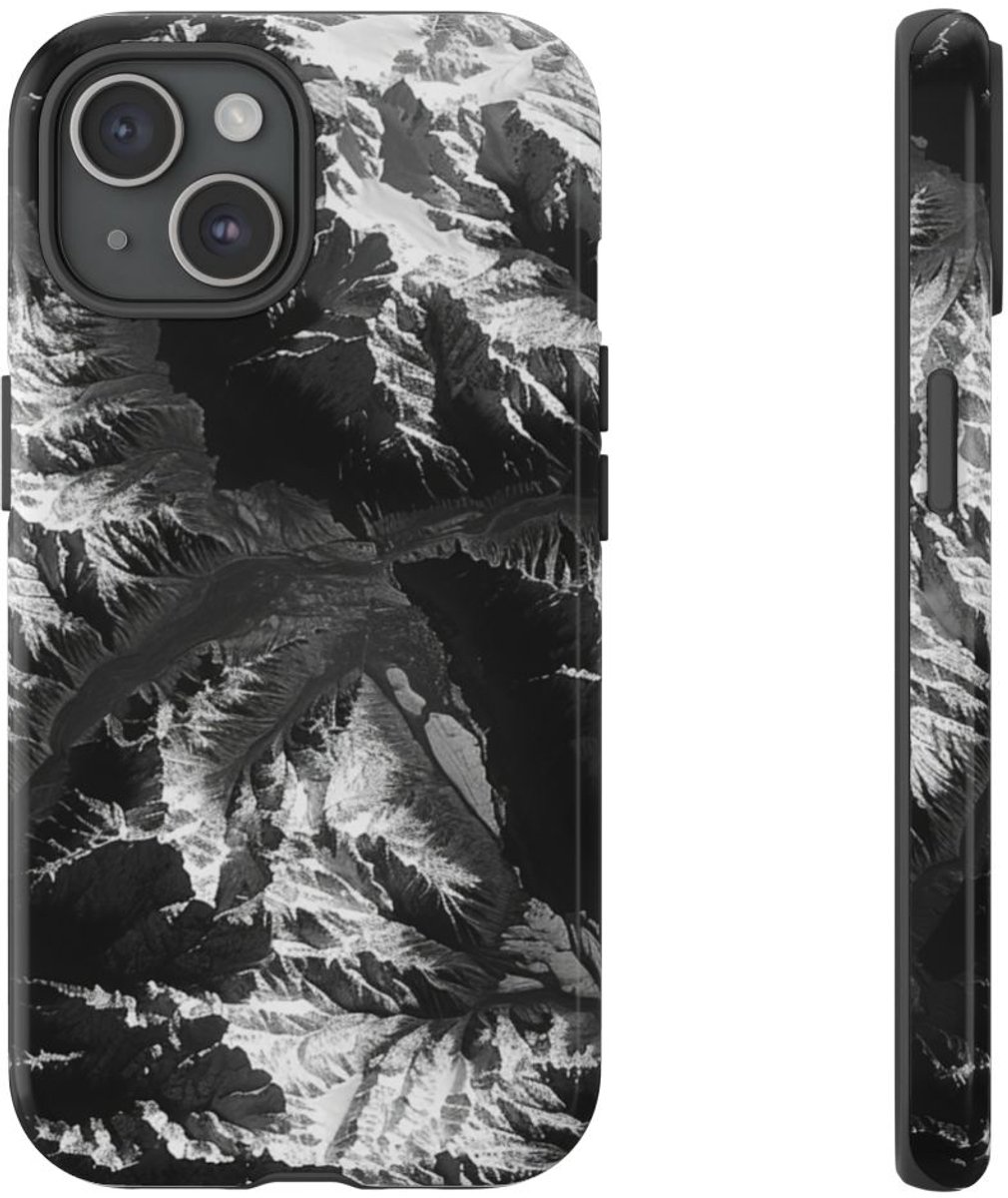 Zwart-Wit Berglandschap – Telefoonhoesje Geschikt voor iPhone 15