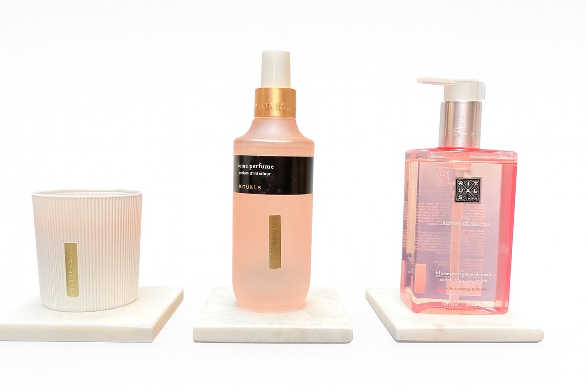 Rituals - Sakura - Bath Set - Huisparfum 200 ml + Handzeep 300 ml + Candle 140 gram + 3X Hoogwaardig Vierkant Marmeren Plankje - Home Perfume Spray 200 ml - Hand Wash 300 ml - Kaars 140 gram