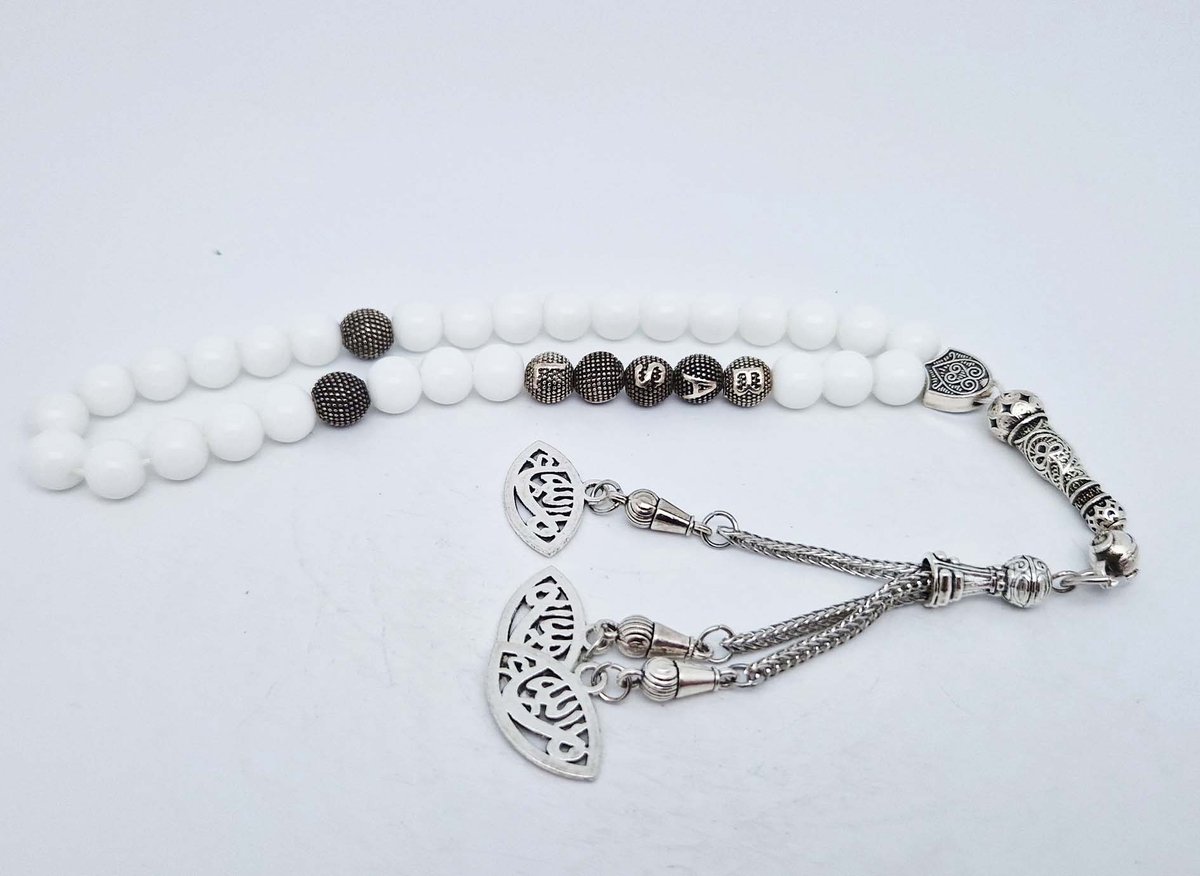 Handgemaakte naam tasbih 33 Kralen Natuursteen “Witte agaat” - met metaal tassel- Met je naam of de naam van uw geliefde- 8 mm diameter van de korrel