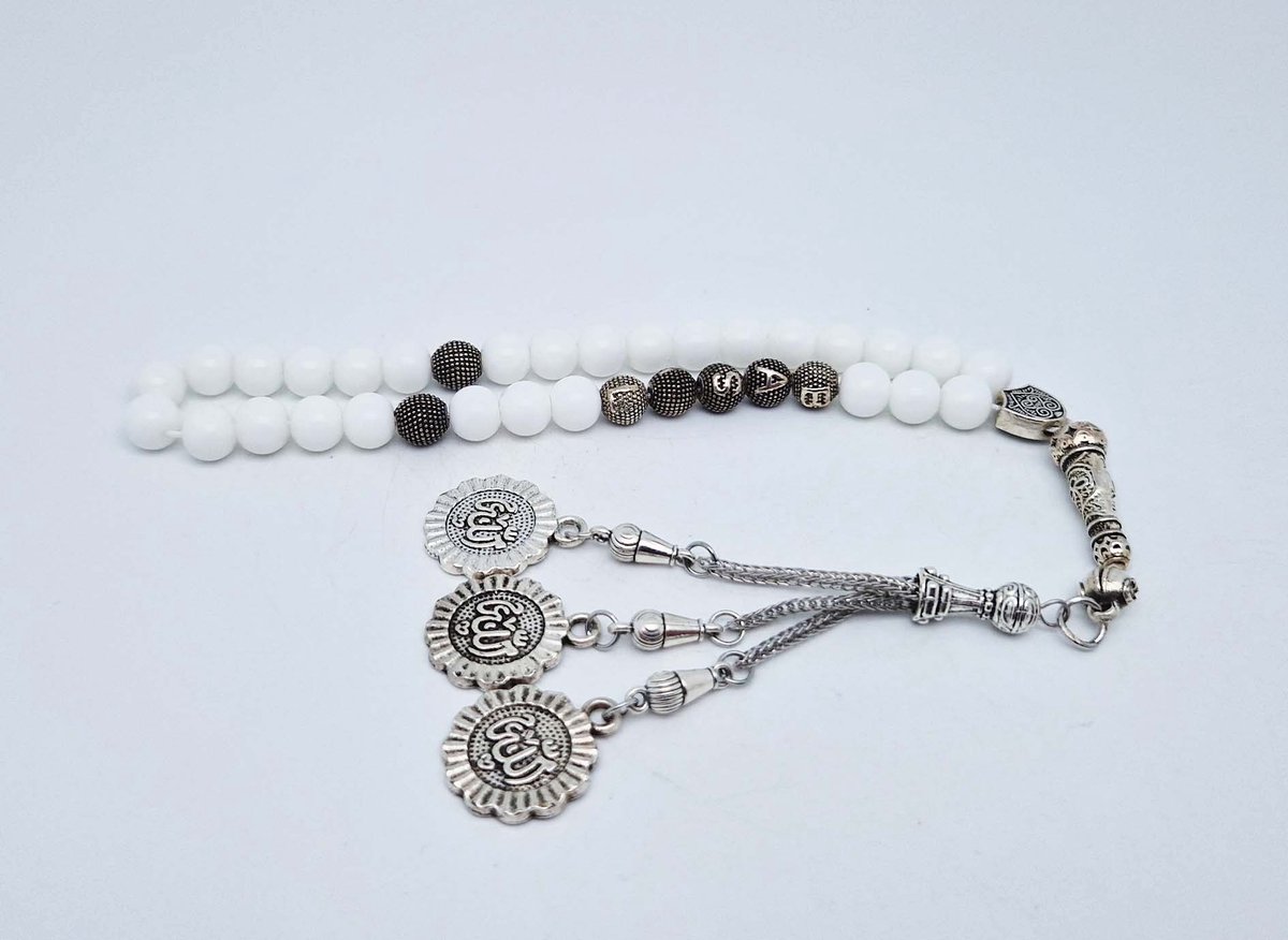 Handgemaakte naam tasbih 33 Kralen Natuursteen “Witte agaat” - met metaal tassel- Met je naam of de naam van uw geliefde- 8 mm diameter van de korrel