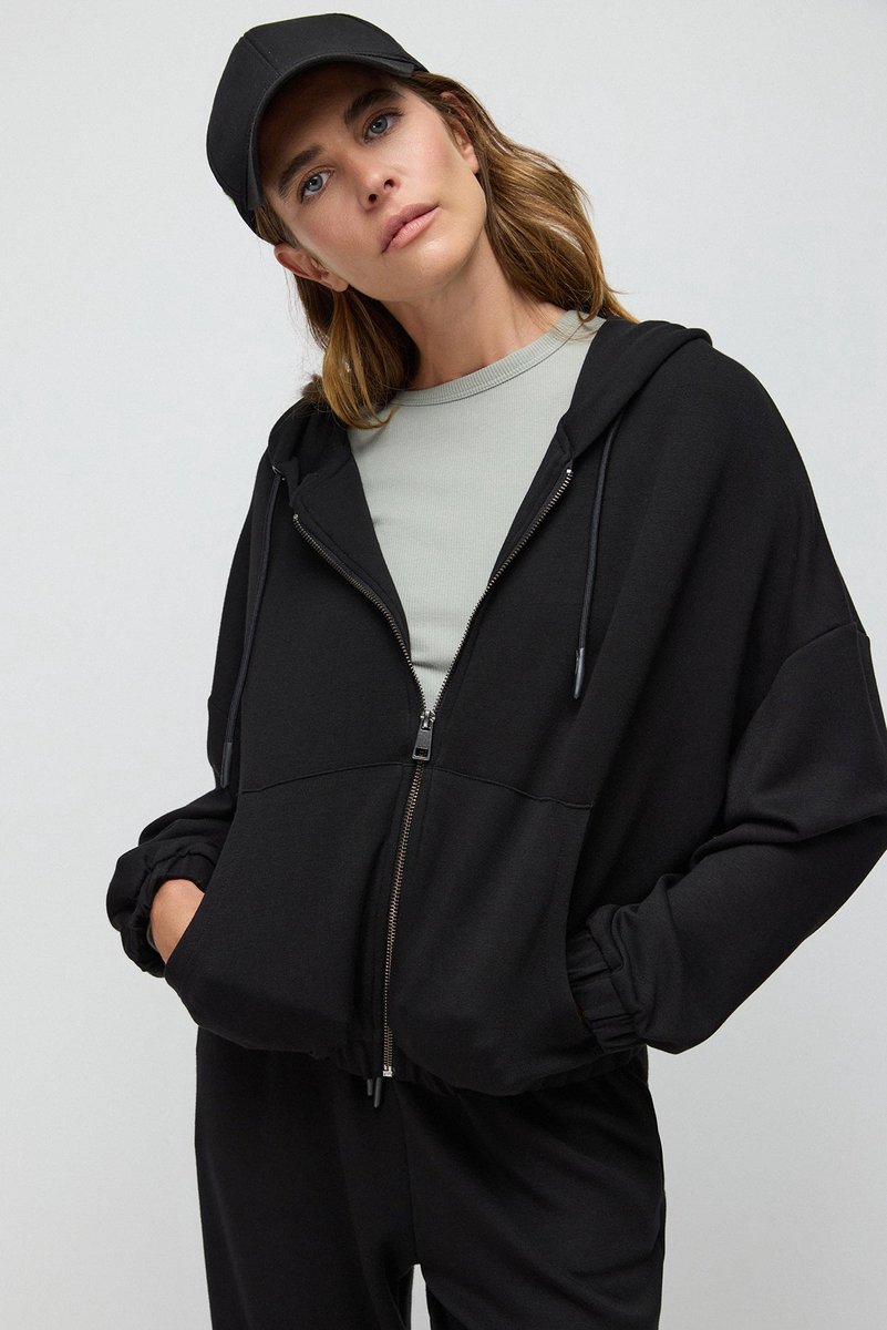 Sweat à capuche court doux