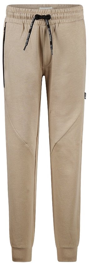Beige joggingbroek met zwarte veter en zakdetails, op de achtergrond een witte achtergrond.