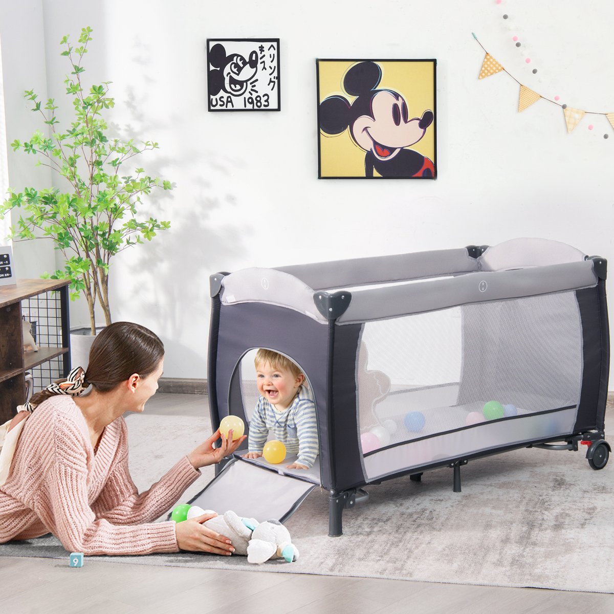 COSTWAY Campingbedje, 4 in 1 inklapbaar reisbed met commode, mobiel ledikanten baby met matras, speelboog, muziekdoos, klamboe, luier mandje en draagtas 60 x 120 (grijs) – foto 7