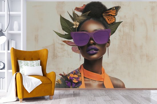 Behang - Fotobehang Vrouw - Zonnebril - Vlinder - Bloemen - Breedte 420 cm x hoogte 280 cm