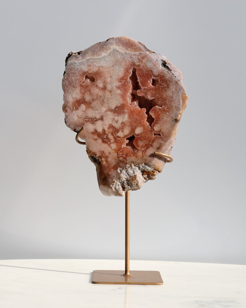 Unique Gemstones – Roze Amethist plak op standaard - Edelstenen en Mineralen - Kristallen - Spiritualiteit - Woondecoratie