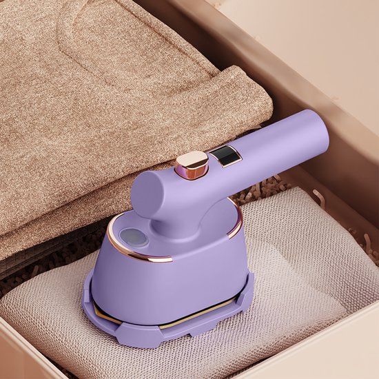 Colorful Sun® Mini Reisstrijkijzer met 90° Draaibare Handgreep – Met Temperatuurscherm & Sprayfunctie – 120ML Waterreservoir – Inclusief Hittebestendige Onderzetter – Compact & Licht – 280g – 1,3M Snoer – EU Stekker – Paars
