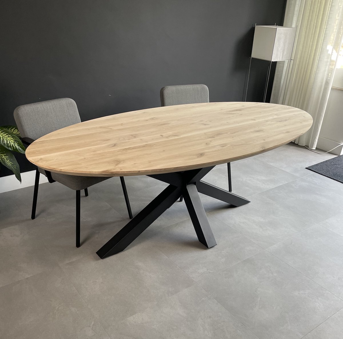 Blackwood - Ovale Eettafel - Puur Massief Eiken - Behandeld - 160x90 centimeter - Stalen Matrix Poot