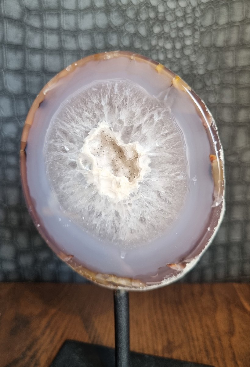 ThaleiaDesign - Agaat geode op standaard - Edelstenen en Mineralen - Kristallen - Spiritualiteit - Woondecoratie