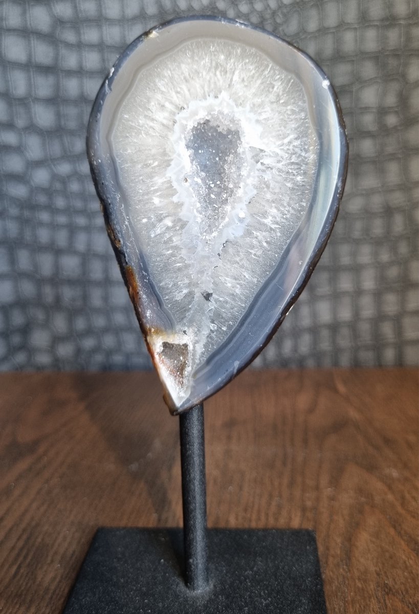 ThaleiaDesign - Agaat geode op standaard - Edelstenen en Mineralen - Kristallen - Spiritualiteit - Woondecoratie