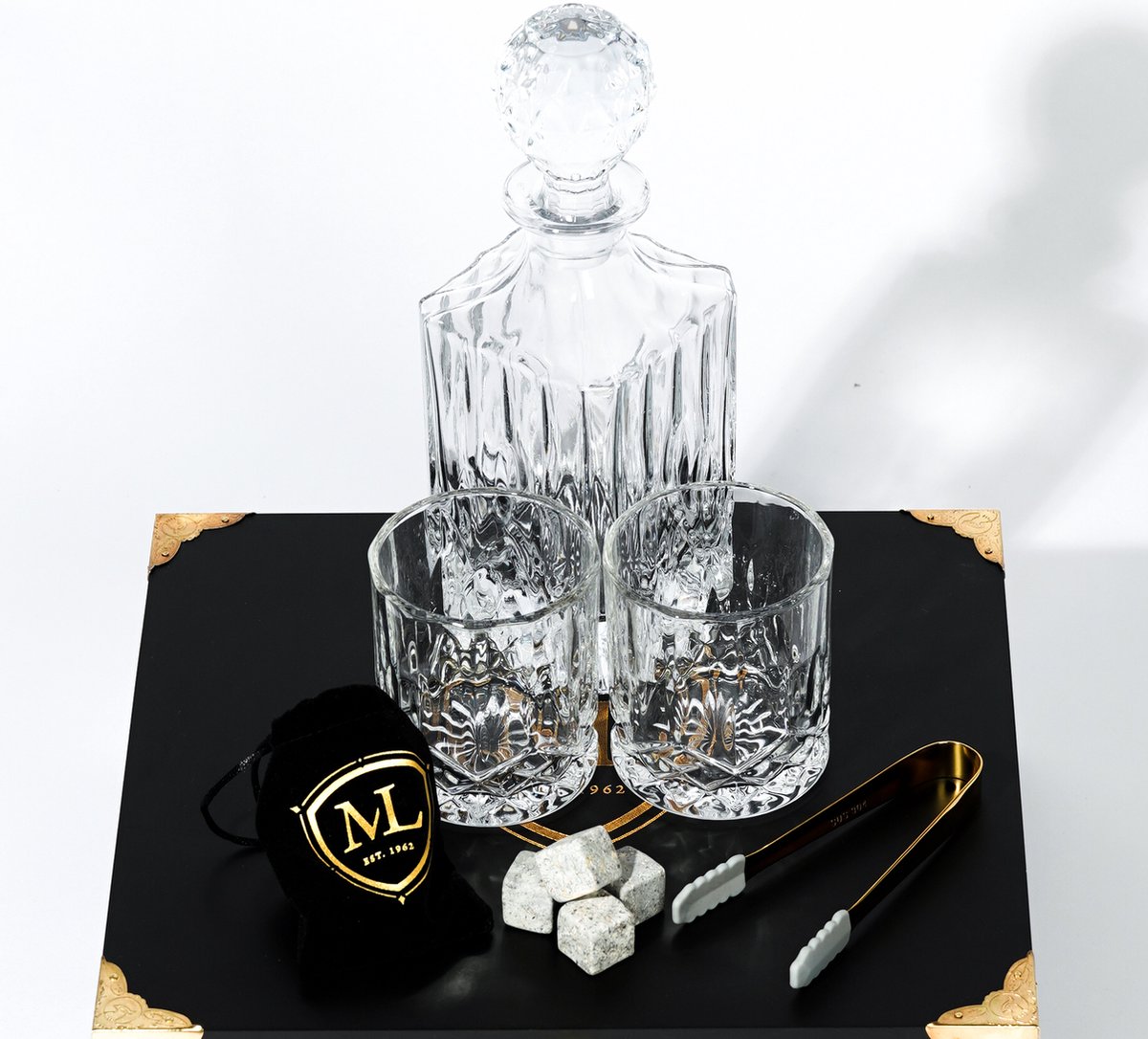 Meadow Lane - Whiskey Karaf - Luxe Whiskey Set met 2 Glazen en Karaf - 8 Stones en IJstang - Mancave Decoratie