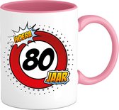 80 Jaar Verkeersbord Mok met tekst | Grappig Verjaardag Beker Cadeau | Bedrukte Koffie en Thee Mokken | Zwart | 330 ML