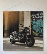 Textiel poster Harley Davidson op 230 g/m2 decotex. 4/0 full colour gedrukt/ 100 x 100 cm/ 2X Houten stok  25mm houten canvas frame /  Met aanhangkoord.