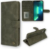 Casemania Hoesje Geschikt voor Apple iPhone SE 2022 Shadow Gray - Luxe Portemonnee Book Case - Kaarthouder & Magneetlipje