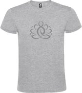 Grijs  T shirt met  print van "Lotusbloem met Boeddha " print Zilver size M