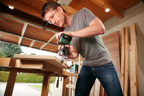 Bosch AdvancedTrimRouter 18V-8 Bovenfrees - Accu freesmachine (excl. accu en lader)