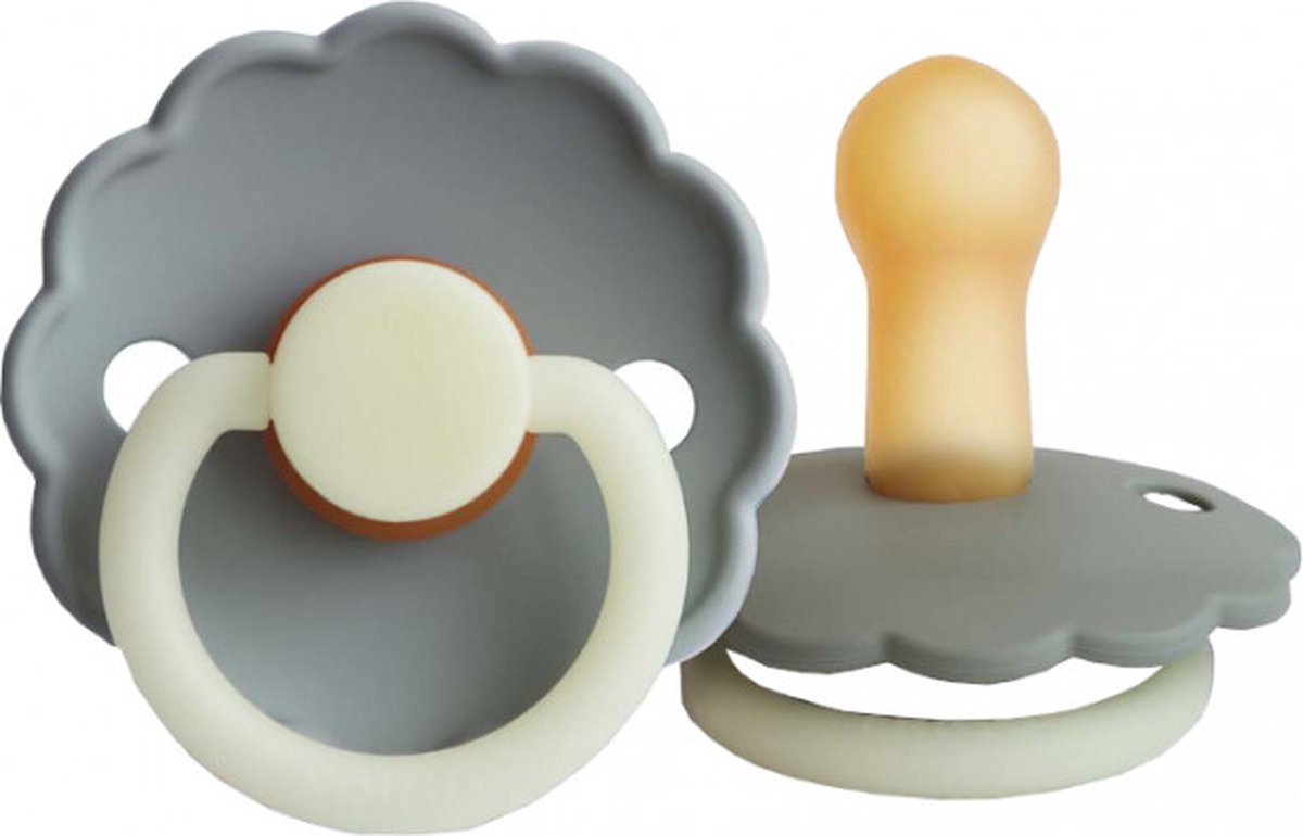 Goedkoopste FRIGG Daisy Glow In The Dark Fopspeen French Gray / Portobello 6-18 Mnd 2 Stuks