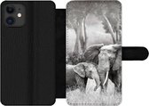 Bookcase Geschikt voor iPhone 11 telefoonhoesje - Olifant - Dieren - Natuur - Zwart wit - Met vakjes - Wallet case met magneetsluiting