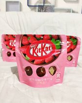 KitKat Aardbei Pouch 10 x 45 gram (Japan)