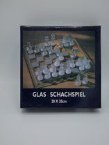 Schaakspel , gemaakt van glas 19x19 cm.