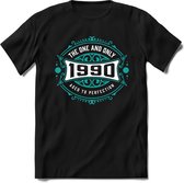 1990 The One And Only | Feest Kado T-Shirt Heren - Dames | Cobalt - Wit | Perfect Verjaardag Cadeau Shirt | Grappige Spreuken - Zinnen - Teksten | Maat M