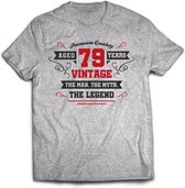 79 Jaar Legend - Feest kado T-Shirt Heren / Dames - Antraciet Grijs / Rood - Perfect Verjaardag Cadeau Shirt - grappige Spreuken, Zinnen en Teksten. Maat S