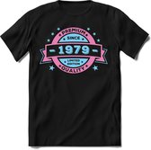 1979 Premium Quality | Feest Kado T-Shirt Heren - Dames | Licht Roze - Licht Blauw | Perfect Verjaardag Cadeau Shirt | Grappige Spreuken - Zinnen - Teksten | Maat L