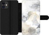 Bookcase Geschikt voor iPhone 12 Pro telefoonhoesje - Marmer print - Gouden - Zwart - Met vakjes - Wallet case met magneetsluiting