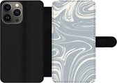 Bookcase Geschikt voor iPhone 13 Pro telefoonhoesje - Marmer print - Geel - Patronen - Met vakjes - Wallet case met magneetsluiting