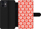Bookcase Geschikt voor iPhone 12 telefoonhoesje - Bloemen - Patroon - Rood - Met vakjes - Wallet case met magneetsluiting