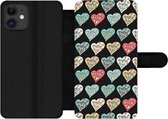 Bookcase Geschikt voor iPhone 12 Pro telefoonhoesje - Meisjes - Hart - Hartjes - Patronen - Girl - Kids - Kinderen - Meiden - Met vakjes - Wallet case met magneetsluiting