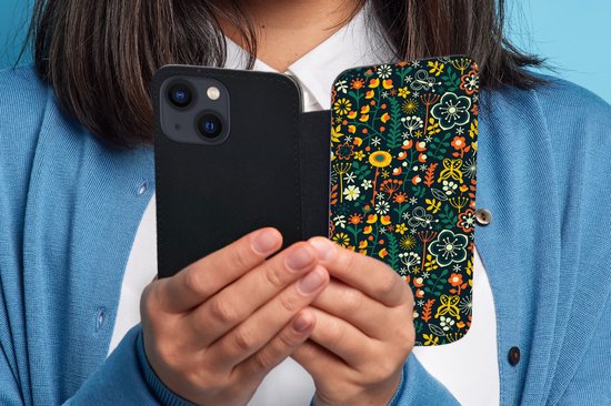 Étui pour téléphone Bookcase iPhone 13 Mini - Filles - Papillon - Plantes - Motifs - Fille - Kids - Enfants - Meiden - Avec compartiments - Étui portefeuille à fermeture magnétique
