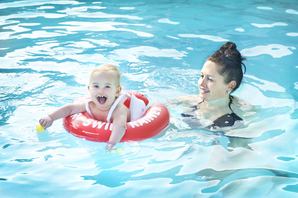 SWIMTRAINER "Classic" ® rood (3 maanden tot 4 jaar, 6kg - 18kg) DE VEILIGE BABY ZWEMBAND: ZWEMTRAINER | (Keurmerken: CE - TüV - EN13138 - 1:2014) — afbeelding 8