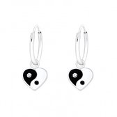 Zilveren oorbellen | Oorringen met hanger | Zilveren oorringen, hartje in yin en yang met kristal
