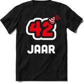 42 Jaar Feest kado T-Shirt Heren / Dames - Perfect Verjaardag Cadeau Shirt - Wit / Rood - Maat M