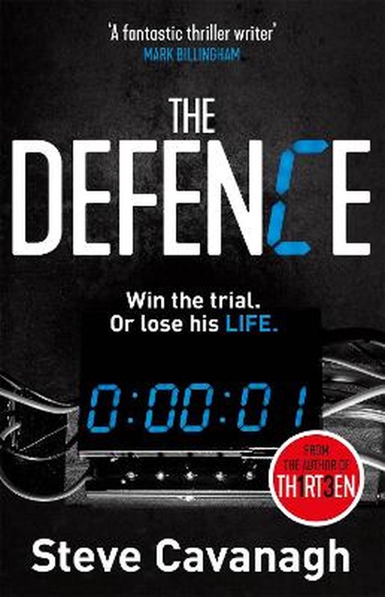 Boekomslag van The Defence met een digitale timer op 0:00:01 en rode sticker van de auteur van TH1RT3EN.