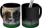 Magische Mok - Foto op Warmte Mokken - Koffiemok - Silhouetten van bomen in Nederland - Magic Mok - Beker - 350 ML - Theemok