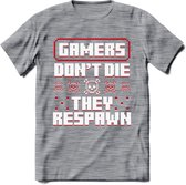 Gamers don't die pixel T-shirt | Rood | Gaming kleding | Grappig game verjaardag cadeau shirt Heren – Dames – Unisex | - Donker Grijs - Gemaleerd - M