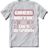 Gamers don't die pixel T-shirt | Rood | Gaming kleding | Grappig game verjaardag cadeau shirt Heren – Dames – Unisex | - Licht Grijs - Gemaleerd - M