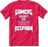 Gamers don't die T-shirt | Donker Blauw | Gaming kleding | Grappig game verjaardag cadeau shirt Heren – Dames – Unisex | - Roze - XL