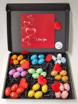 Paaseieren-Proeverij-Pakket | Box met 9 verschillende smaken paaseieren in rasterverpakking en Mystery Card 'I Love You' met geheime boodschap + PaasProeverij Scorekaart | Verrassi