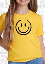 SMILEY FACE uniseks kids T-shirt - Geel - Maat 128 - 7 tot 8 jarigen - Korte mouwen - Ronde hals - Normale Pasvorm - Ik ben vandaag zo vrolijk - Original Kwoots - Voor zowel jongen