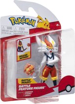 Cinderace - Pokémon Battle Feature Figure (Deluxe Action) + Pokémon Balpen + 5 Pokémon Stickers {Speelgoed voor kinderen jongens meisjes | Knuffel en speel met jou favoriete speelfiguur | Pik