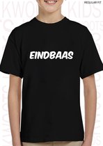 EINDBAAS kids t-shirt - Zwart - Maat 116 - Korte mouwen - Ronde hals - Regular Fit - Grappige designs | teksten - Leuke shirtjes - Humor - Quotes - Kwoots - Cadeau