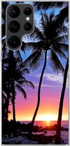 Geschikt voor Samsung Galaxy S22 Ultra hoesje - De kleurrijke zonsondergang achter een rij met palmbomen op Hawaï - Siliconen Telefoonhoesje