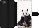 Bookcase Geschikt voor iPhone 7 telefoonhoesje - Panda - Dieren - Kinderen - Jongens - Meisjes - Pandabeer - Met vakjes - Wallet case met magneetsluiting