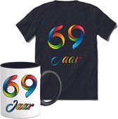 69 Jaar Vrolijke Verjaadag T-shirt met mok giftset Zwart | Verjaardag cadeau pakket set | Grappig feest shirt Heren – Dames – Unisex kleding | Koffie en thee mok | Maat XL