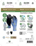 Informatieposter over het recyclen van flessen tot handschoenen, met afbeeldingen en tekst.