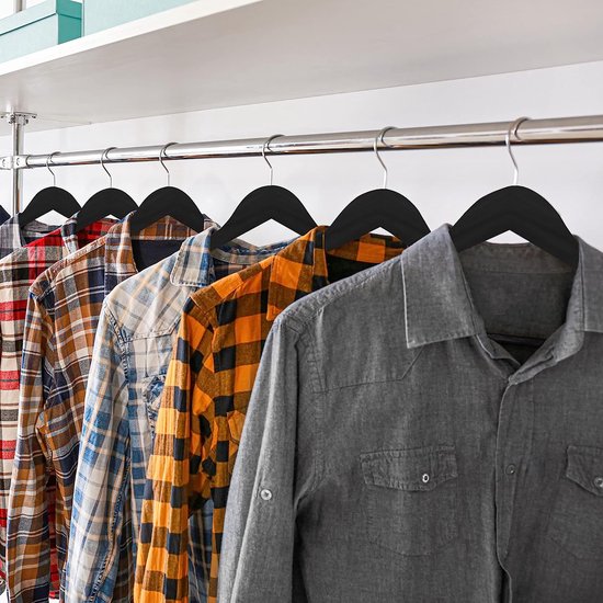 Utopia Home Premium houten hangers - 360 graden draaibare haak - duurzaam en slank - schoudergroeven - antislip lichtgewicht hangers voor jassen, pakken, broeken en jassen (Pack van 20, lichtblauw