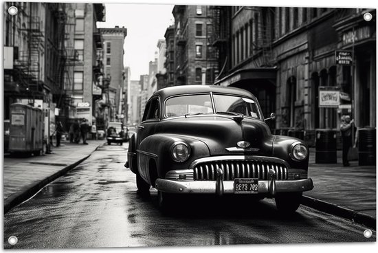 Tuinposter – Stad - Auto - Voertuig - Mensen - Straat - Zwart - Wit - 90x60 cm Foto op Tuinposter (wanddecoratie voor buiten en binnen)