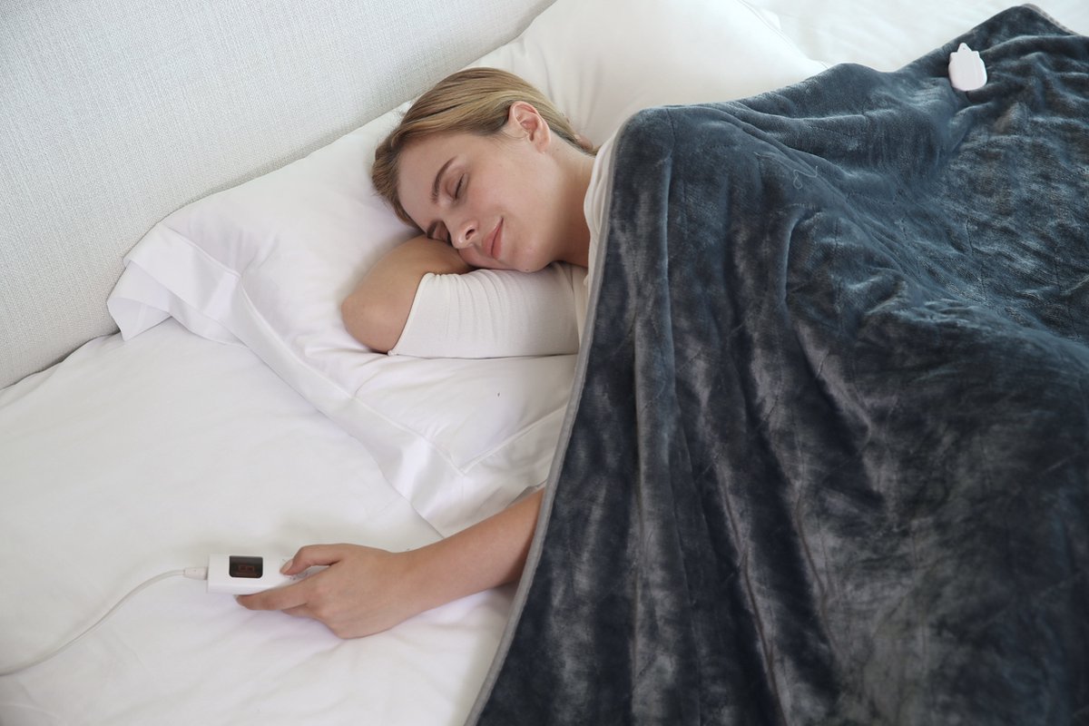Mesa Living - Elektrische deken - Warmtedeken - Elektrische bovendeken - 180 x 130 cm – 1-2 persoons - 6 warmtestanden - Automatisch uitschakelen na 1, 2 of 3 uur - Energiezuinig - Wasbaar - Kleur: Lichtgrijs – foto 7